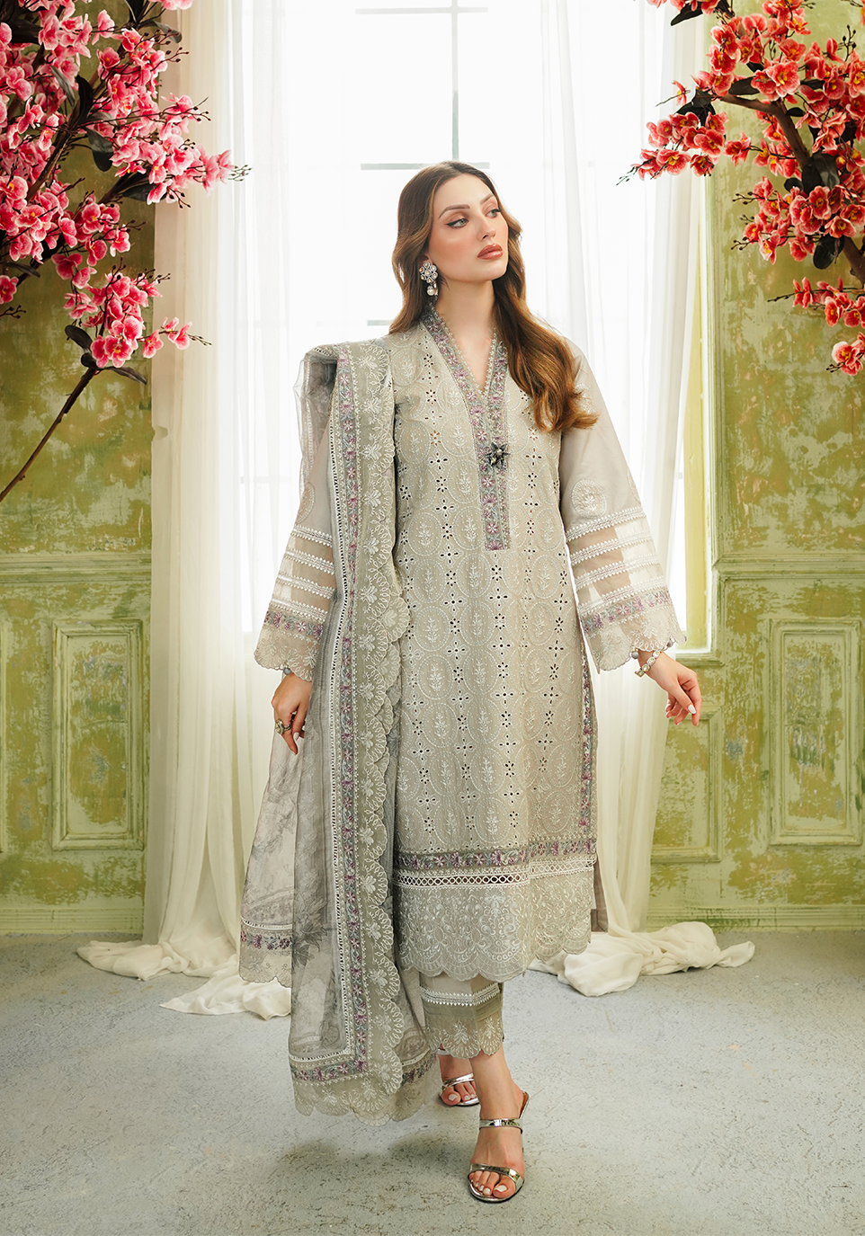 Zarqash | Tresor Luxury Lawn 24 | ZQT 002 ROSEMARY - Waniyas