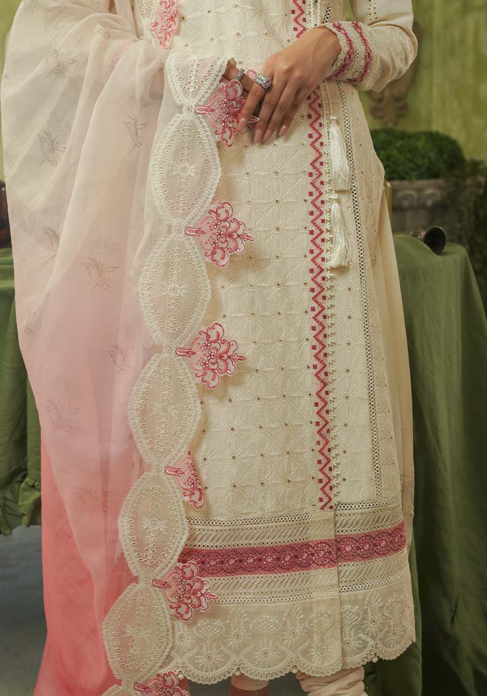 Zarqash | Tresor Luxury Lawn 24 | ZQT 006 IDA - Maria Faisal