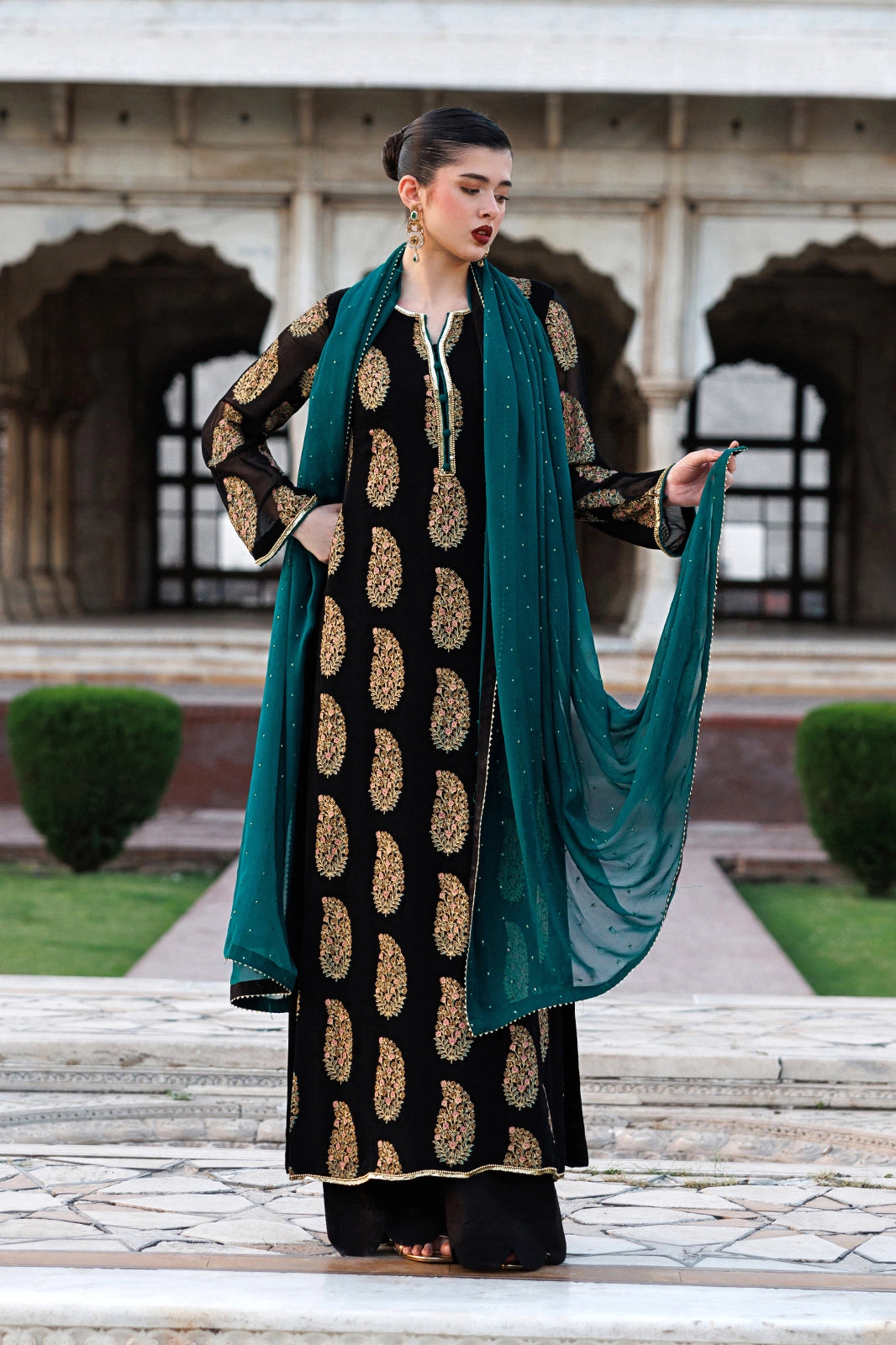 Vanya | Virsa Formals | ED-013 - Formal Dress - available at Maria Faisal in UK and USA.