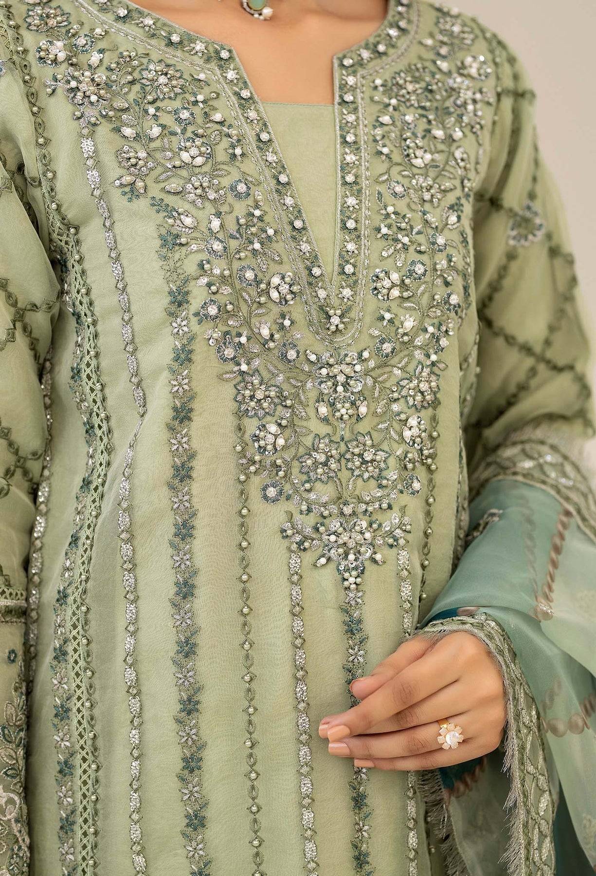 Adans Libas | Tissue De Luxe | DELUXE 444411 by Maria Faisal - Registered Vendor of : Adans Libas - type : Ladies Clothes - 100% original wedding dresses