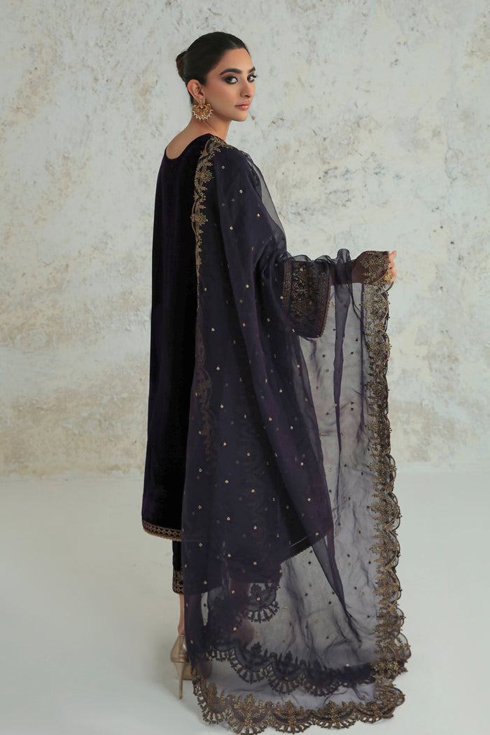 UF-239 – authentic Pakistani dress from the Velvet 25 collection for women in the UK