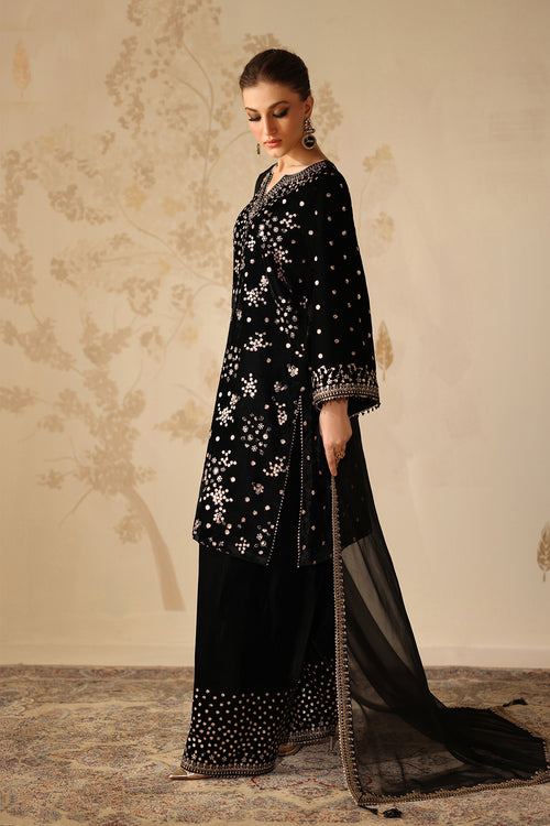 UF-4316 – authentic Pakistani dress from the Velvet 25 collection for women in the UK