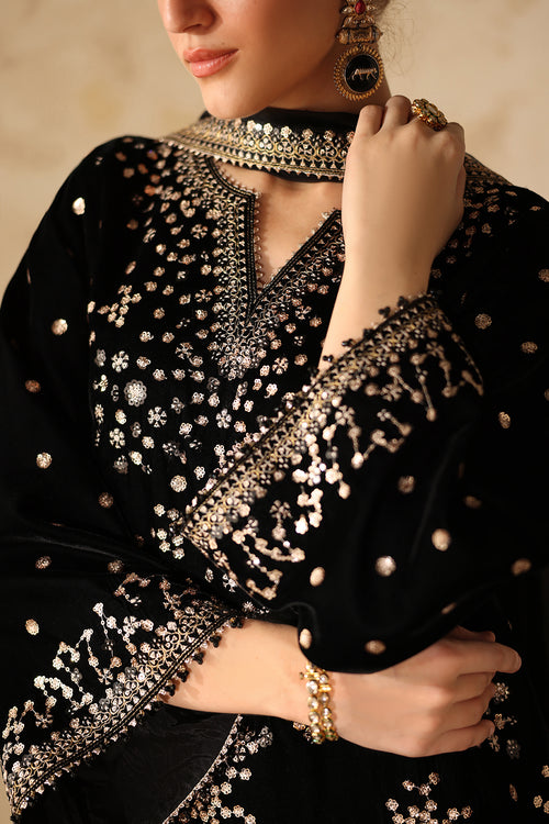 UF-4316 – authentic Pakistani dress from the Velvet 25 collection for women in the UK