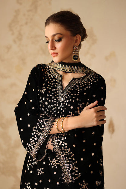 UF-4316 – authentic Pakistani dress from the Velvet 25 collection for women in the UK