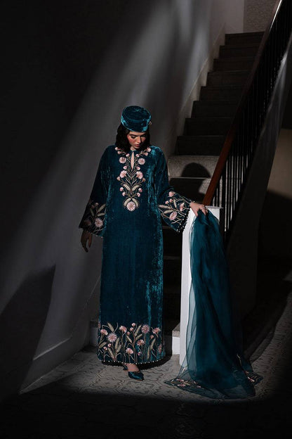 Caia | Luxury Velvet Edit 25 | Twilight custom by Maria Faisal - Registered Vendor of : Caia - type : Ladies Clothes - 100% original wedding dresses