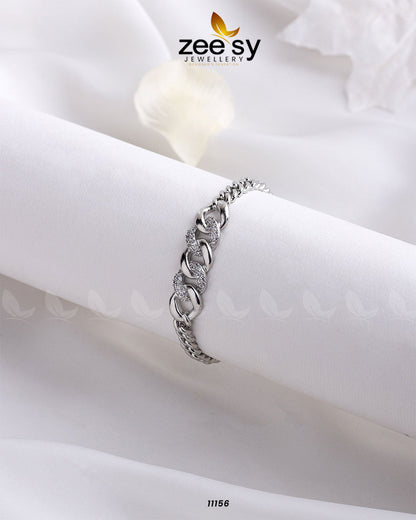 Cuff Bracelets - Bracelet 