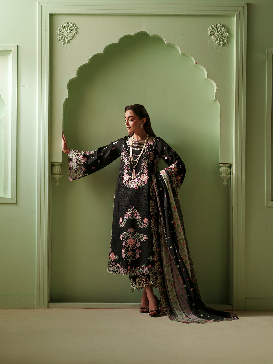 Bin Ilyas | Mashriq Luxury Lawn 26 | D-112-B - Luxury Dress - available at Maria Faisal in UK and USA.