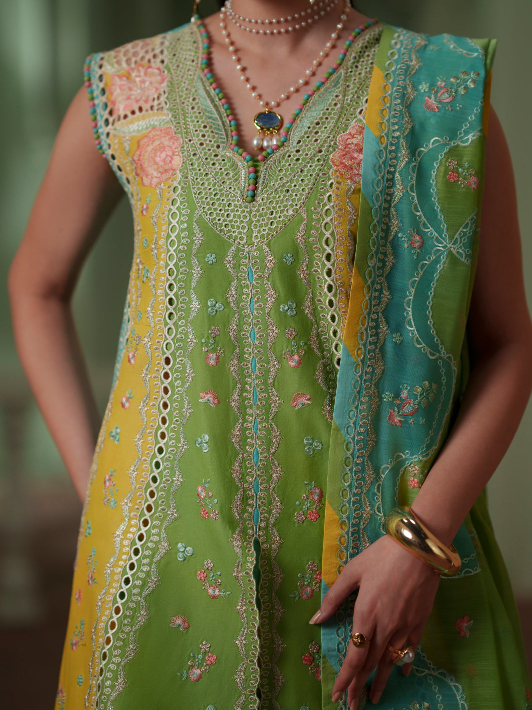 Bin Ilyas | Mashriq Luxury Lawn 26 | D-114-A - Luxury Dress - available at Maria Faisal in UK and USA.