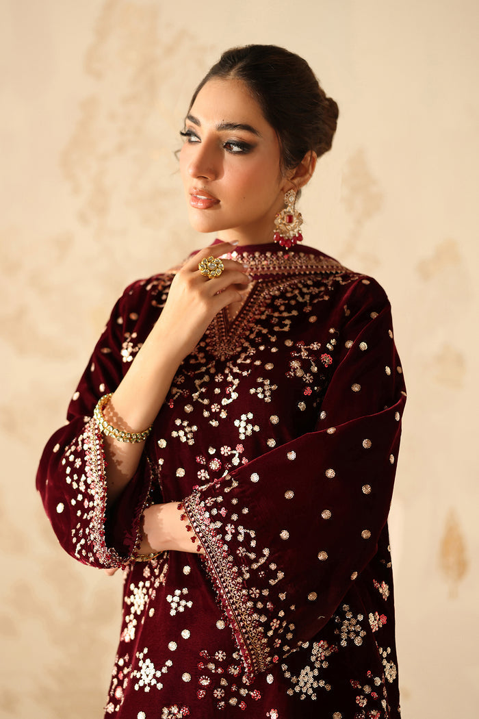 UF-4315 – authentic Pakistani dress from the Velvet 25 collection for women in the UK