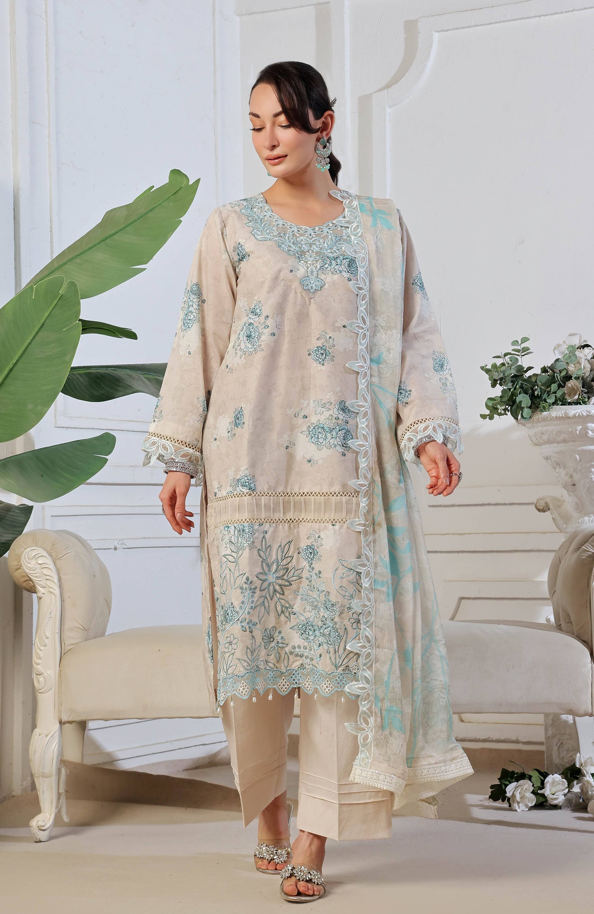 Al Zohaib | Applique Kari Cutwork Edit 25 | ACE-25-12 by Maria Faisal - Registered Vendor of : Alzohaib - type : Ladies Clothes - 100% original wedding dresses