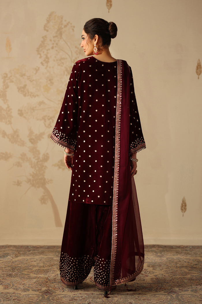 UF-4315 – authentic Pakistani dress from the Velvet 25 collection for women in the UK