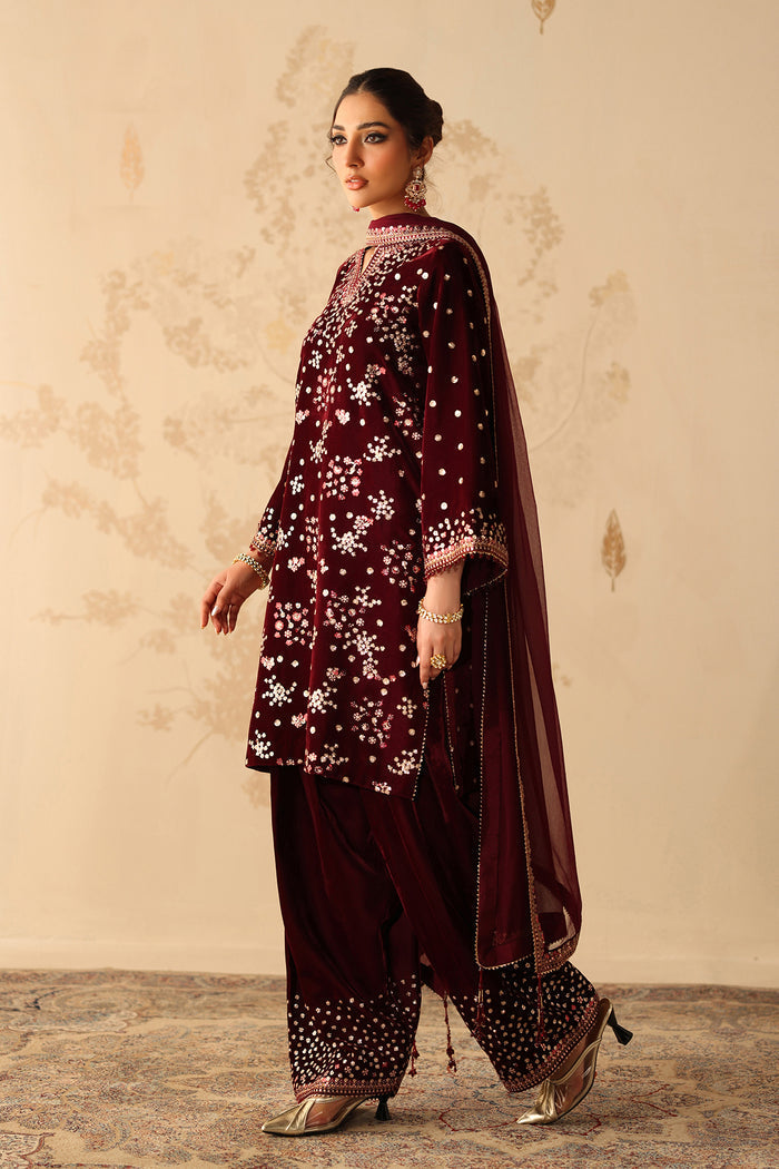 UF-4315 – authentic Pakistani dress from the Velvet 25 collection for women in the UK