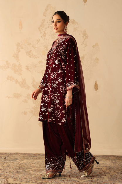 UF-4315 – authentic Pakistani dress from the Velvet 25 collection for women in the UK