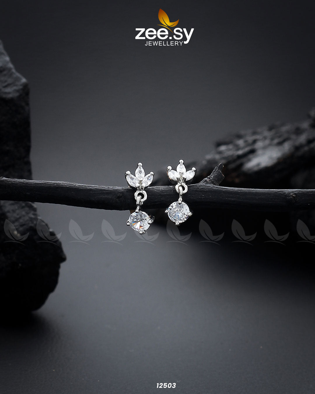 Tiny Leaf Earrings - Earrings 