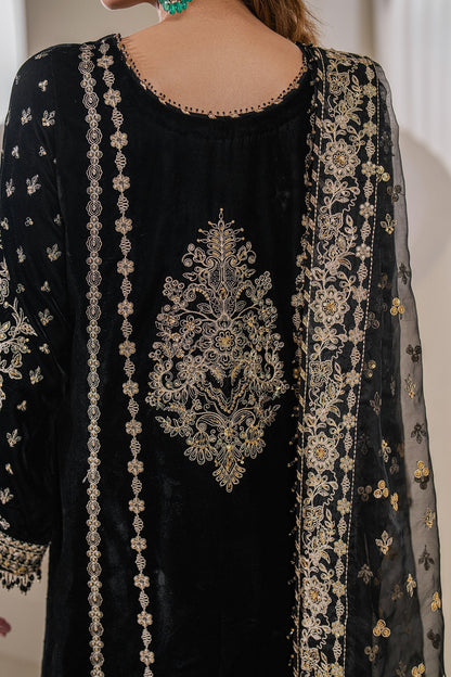 Baroque | Jahanara Luxury Velvet 23 | UF-760 - Designer Dress with Intricate embroidery and embellishments. Shop elegent wedding dress at Maria Faisal.