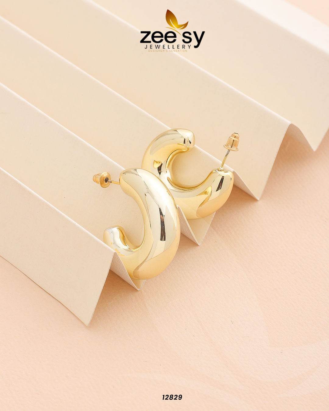 C-Type Stud Earrings