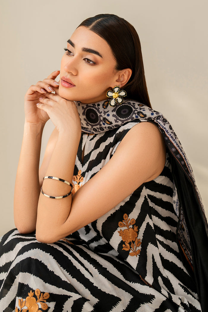 Baroque | Luxury Pret Summer | UF-4206 - Luxury Dress - available at Maria Faisal in UK and USA.