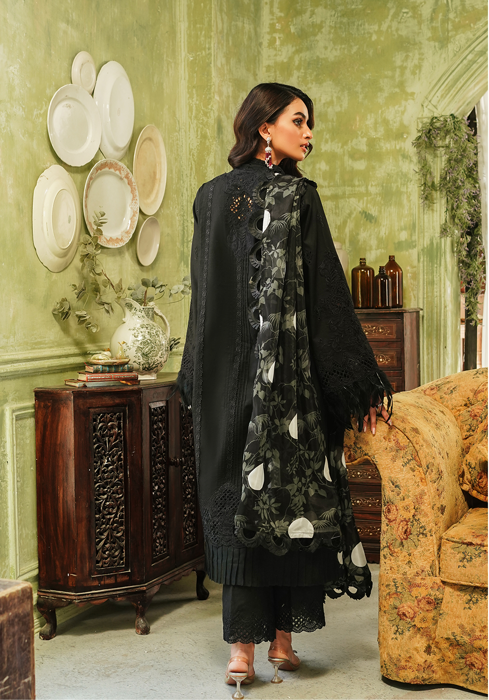 Zarqash | Tresor Luxury Lawn 24 | ZQT 005 MIDNIGHT - Waniyas