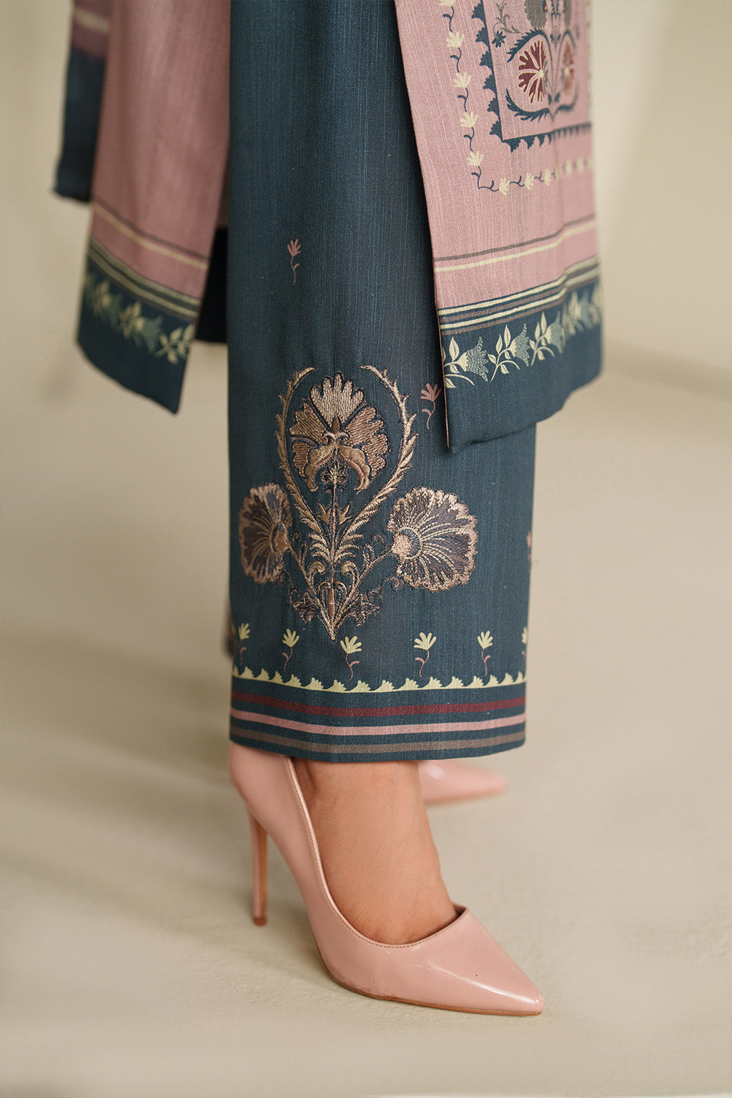 Iznik | Winter Chapter 25 | UE-569 Printed Khaddar - Casual Dress - available at Maria Faisal in UK and USA.