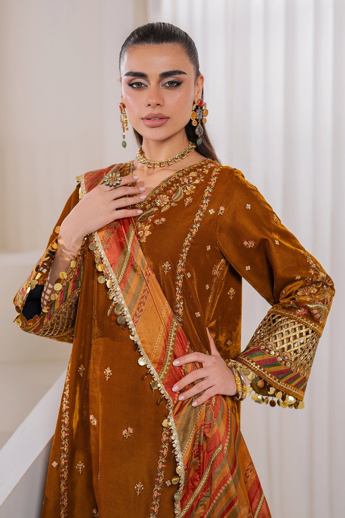 Baroque | Jahanara Luxury Velvet 24 | UF-761 - Designer Dress with Intricate embroidery and embellishments. Shop elegent wedding dress at Maria Faisal.