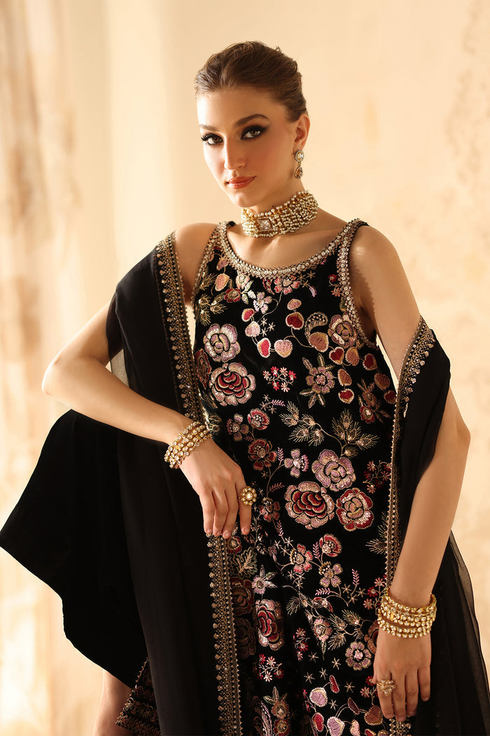 UF-4312 – authentic Pakistani dress from the Velvet 25 collection for women in the UK