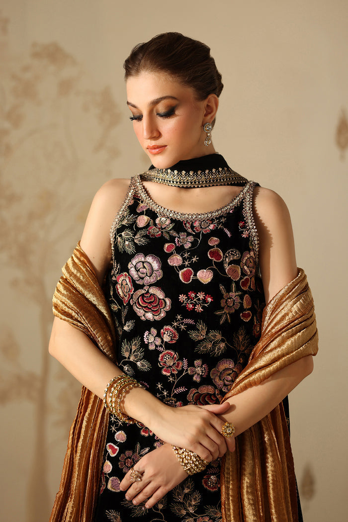 UF-4312 – authentic Pakistani dress from the Velvet 25 collection for women in the UK