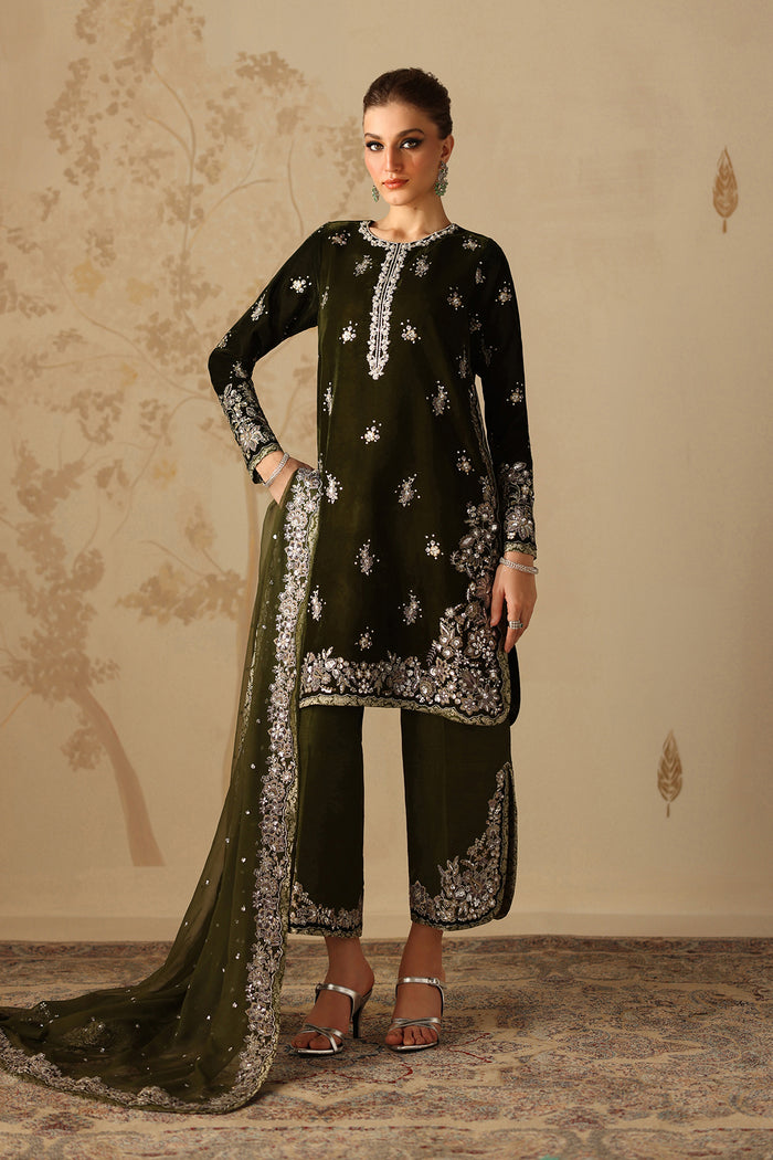 UF-4311 – authentic Pakistani dress from the Velvet 25 collection for women in the UK