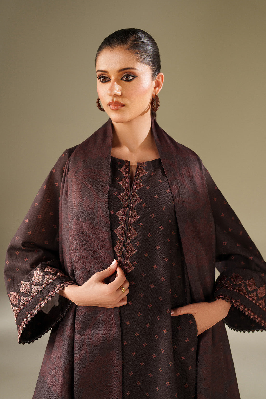 Iznik | Winter Chapter 25 | UE-559 Printed Khaddar - Casual Dress - available at Maria Faisal in UK and USA.