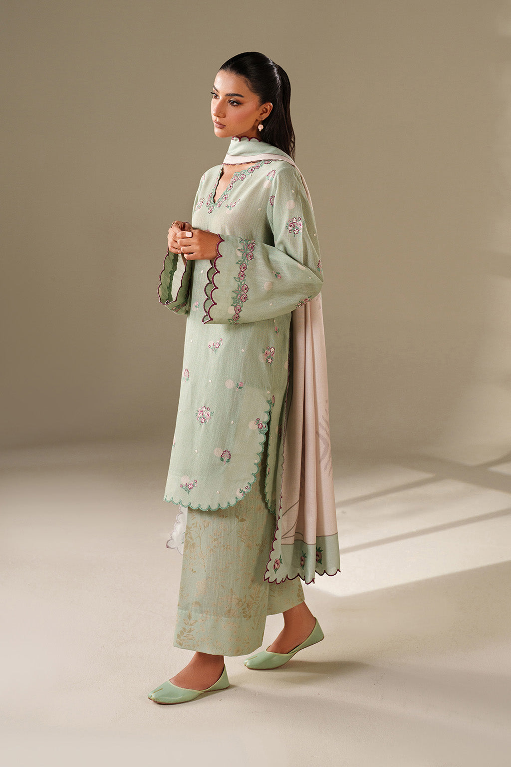 Iznik | Winter Chapter 25 | UE-563 Printed Khaddar - Casual Dress - available at Maria Faisal in UK and USA.