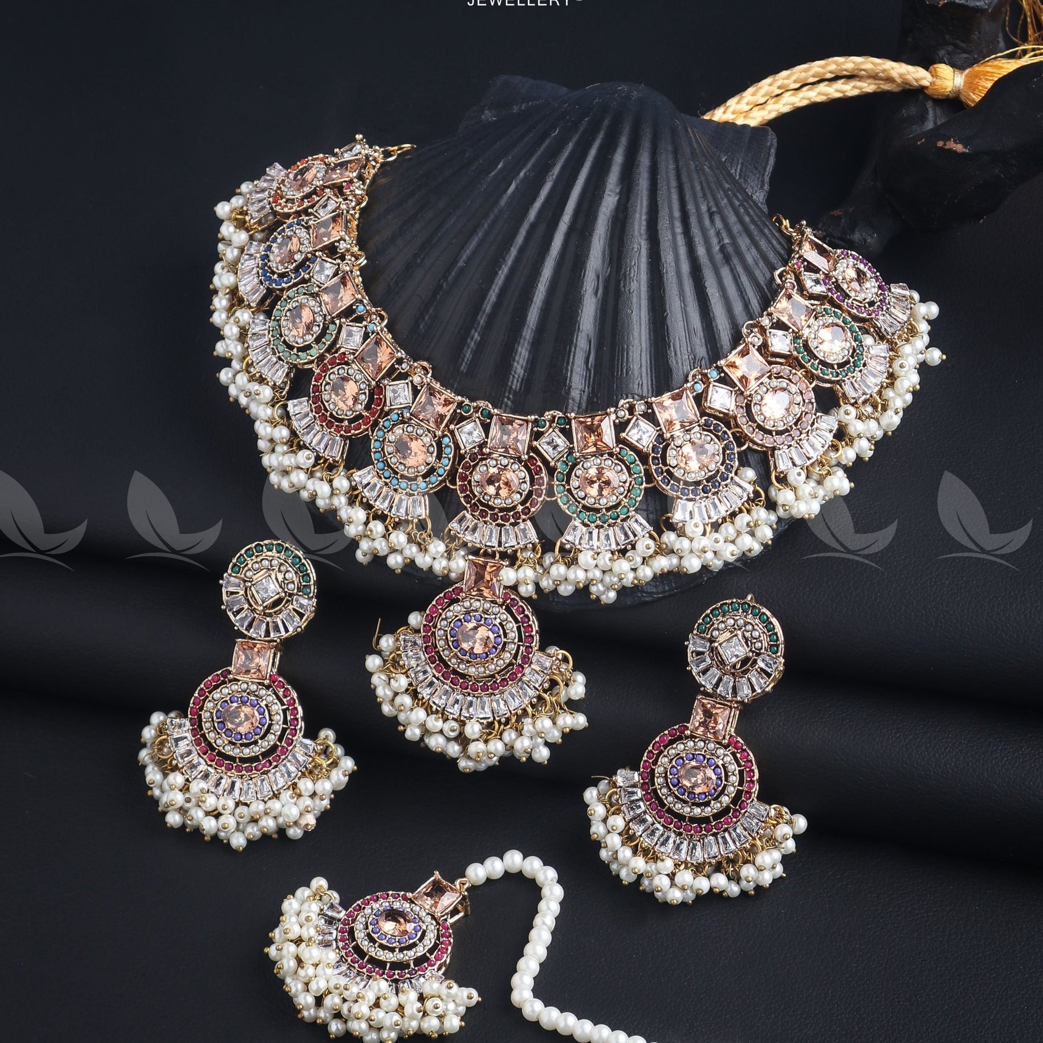 Anaya Necklace Set