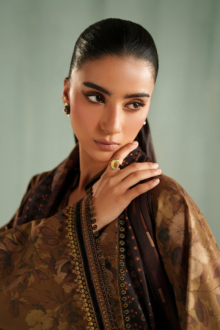 Baroque | Luxury Pret 25 | UF-4324 - Formal Dress - available at Maria Faisal in UK and USA.