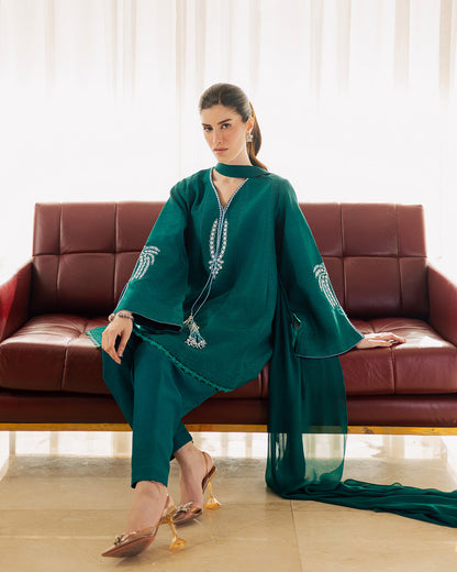 Sadaf Fawad Khan | Eva Luxury Pret 26 | Viridian - Luxury Dress - available at Maria Faisal in UK and USA.