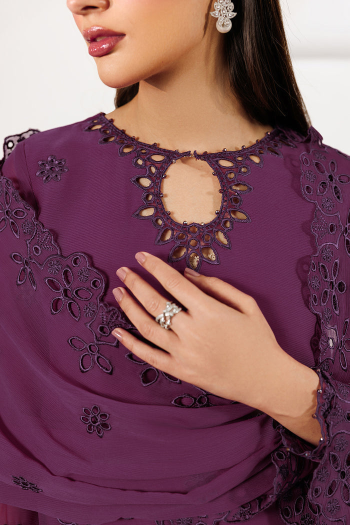 Zarif | Nourah Formals | WADHAI - Formal Dress - available at Maria Faisal in UK and USA.