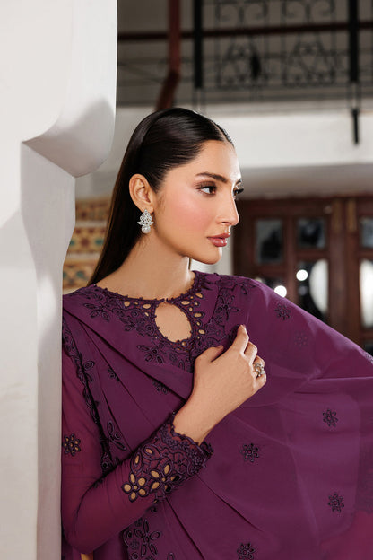 Zarif | Nourah Formals | WADHAI - Formal Dress - available at Maria Faisal in UK and USA.