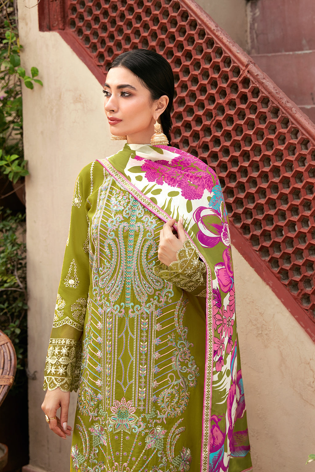 Ramsha | Mashaal Luxury Lawn | L-807 - Designer Dress with Intricate embroidery and embellishments. Shop elegent wedding dress at Maria Faisal.