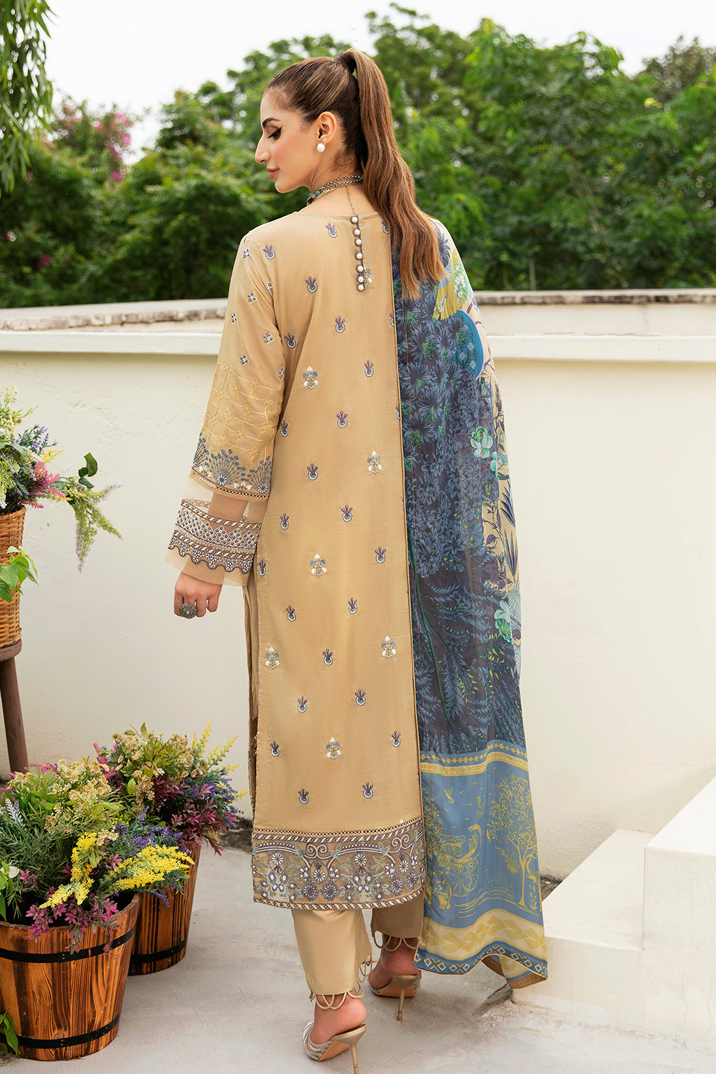 Ramsha | Luxury Lawn 24 | Y-802 - Ladies Clothes - Maria Faisal