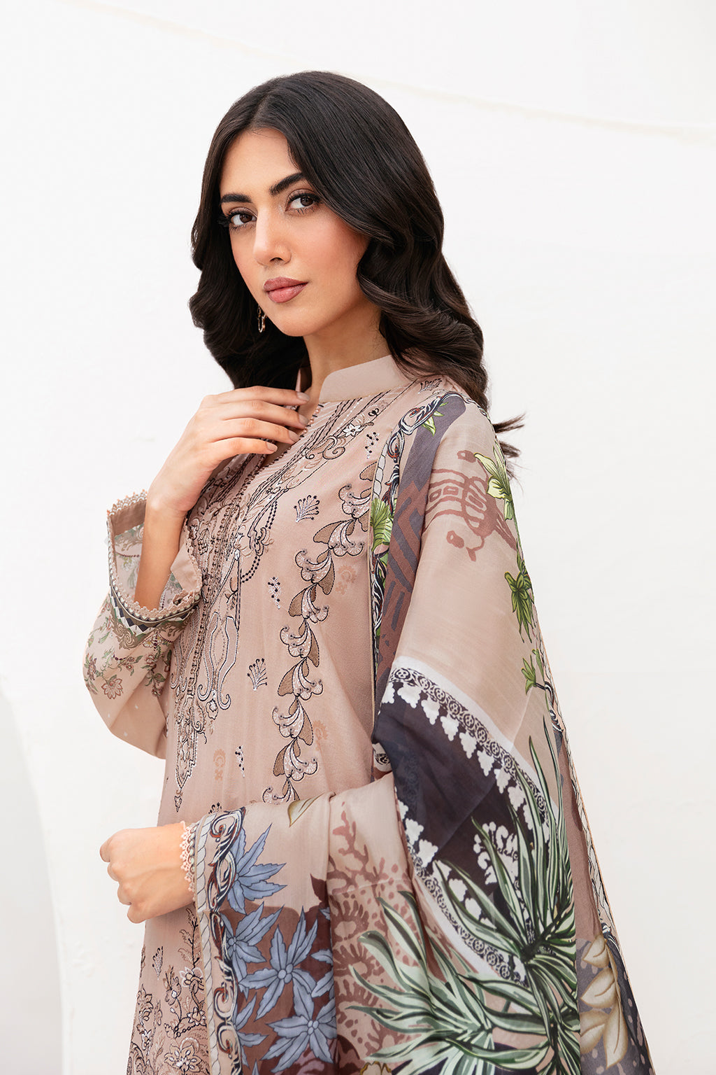 Ramsha | Mashaal Luxury Lawn | L-1106 - Designer Dress with Intricate embroidery and embellishments. Shop elegent wedding dress at Maria Faisal.