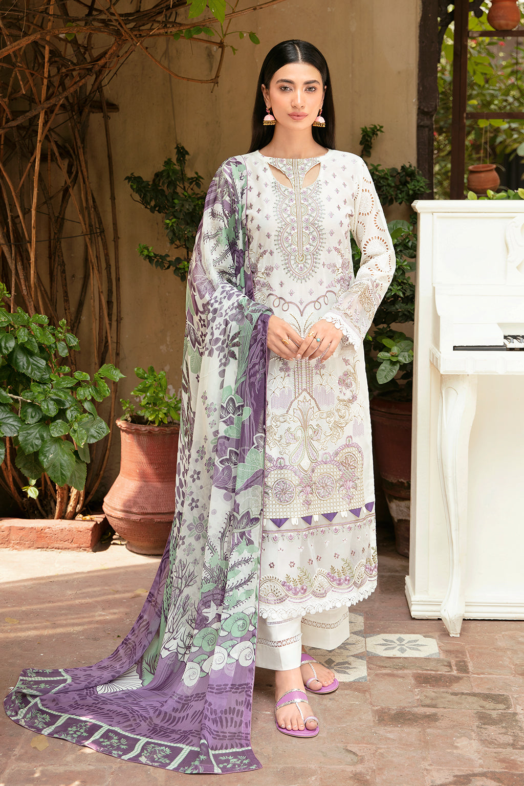Ramsha | Mashaal Luxury Lawn | L-809 - Designer Dress with Intricate embroidery and embellishments. Shop elegent wedding dress at Maria Faisal.