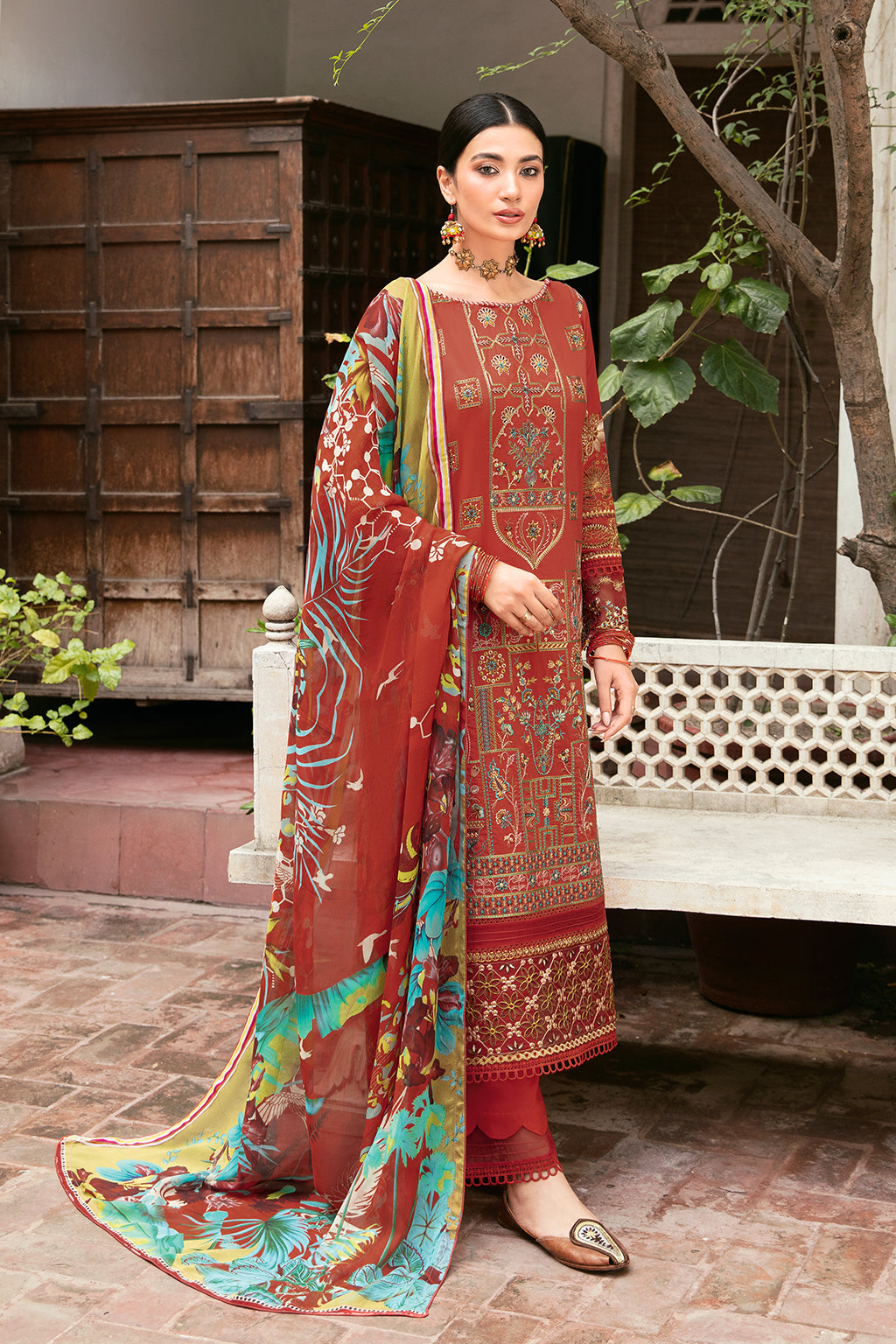 Ramsha | Mashaal Luxury Lawn | L-810 - Designer Dress with Intricate embroidery and embellishments. Shop elegent wedding dress at Maria Faisal.