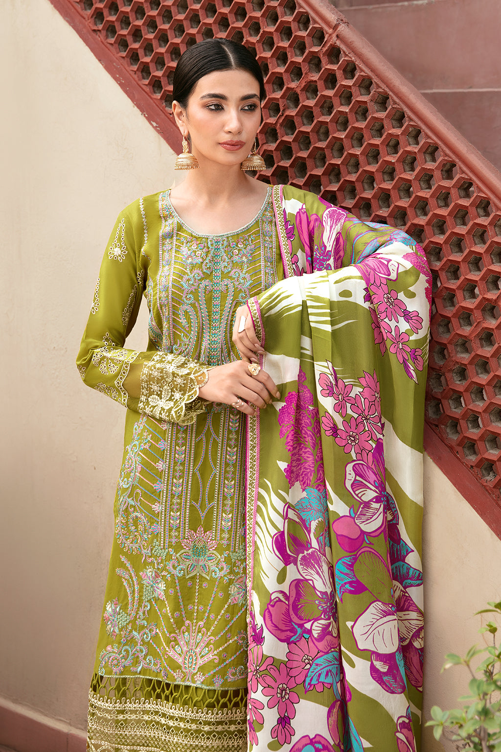 Ramsha | Mashaal Luxury Lawn | L-807 - Designer Dress with Intricate embroidery and embellishments. Shop elegent wedding dress at Maria Faisal.