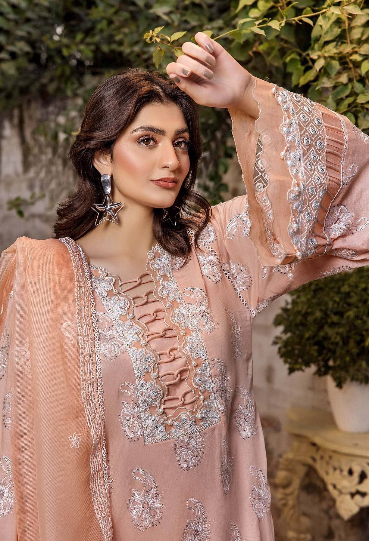 Adans Libas | Inara 25 | CHIKANKARI 4773 by Maria Faisal - Registered Vendor of : Adans Libas - type : Ladies Clothes - 100% original wedding dresses
