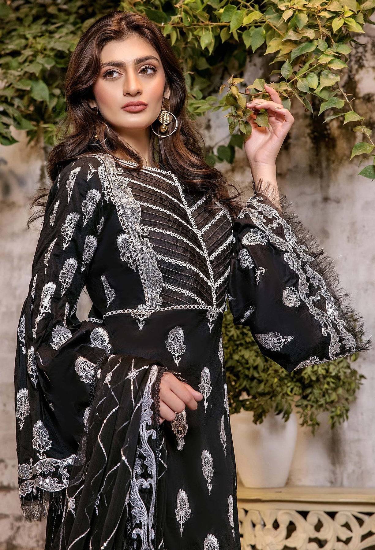 Adans Libas | Chikankari 25 | 4774 by Maria Faisal - Registered Vendor of : Adans Libas - type : Ladies Clothes - 100% original wedding dresses