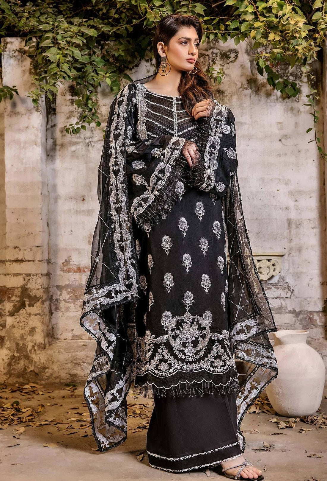 Adans Libas | Chikankari 25 | 4774 by Maria Faisal - Registered Vendor of : Adans Libas - type : Ladies Clothes - 100% original wedding dresses