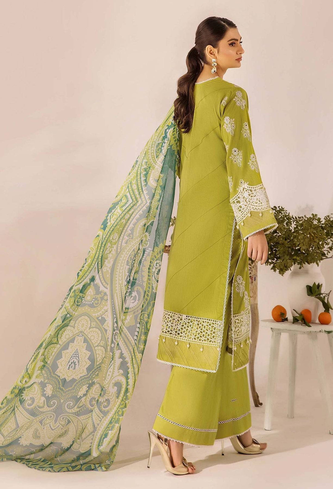 Adans Libas | Inara 25 | CHIKANKARI 4776 by Maria Faisal - Registered Vendor of : Adans Libas - type : Ladies Clothes - 100% original wedding dresses
