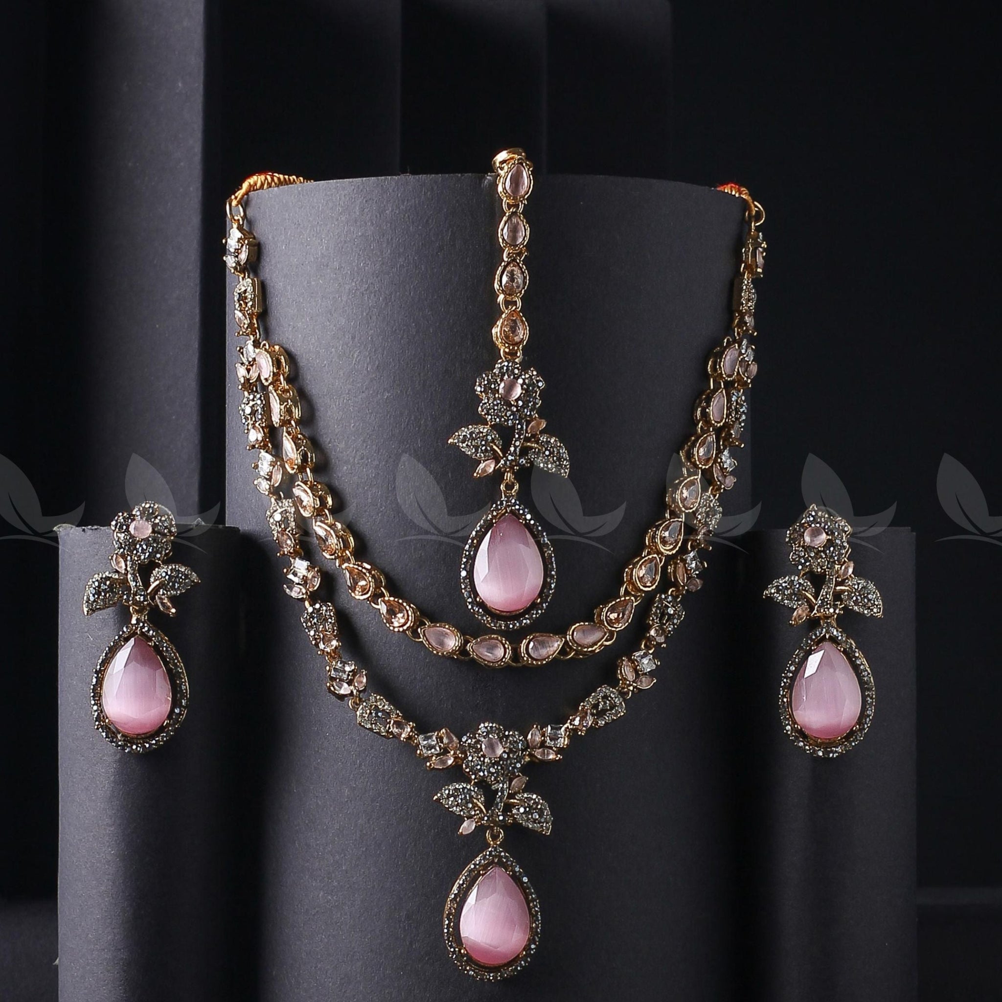 Amelia Necklace Set