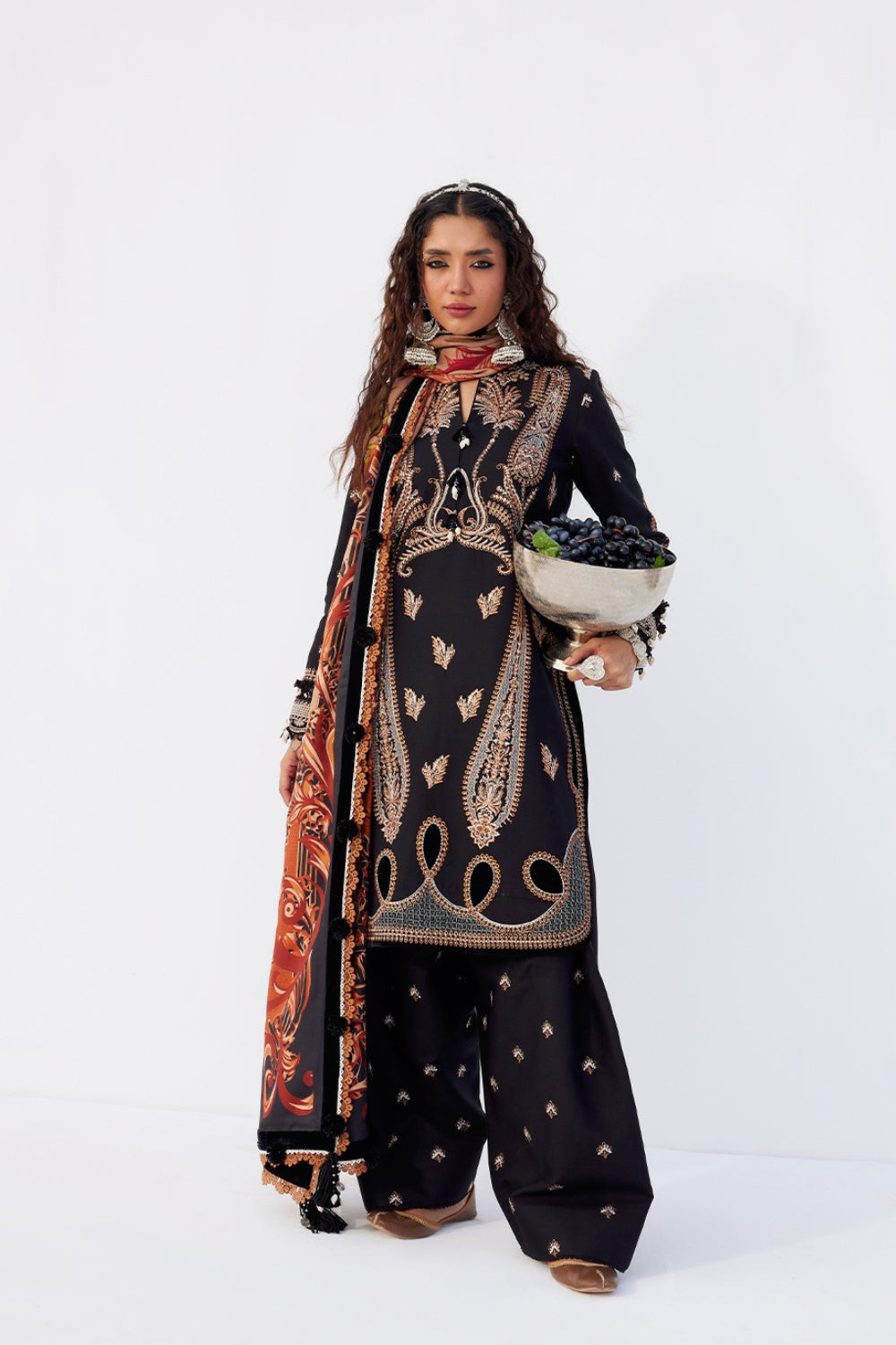 MAHTAAB-SRW25-01 – authentic Pakistani dress from the Winter Khaddar 25 collection for women in the UK