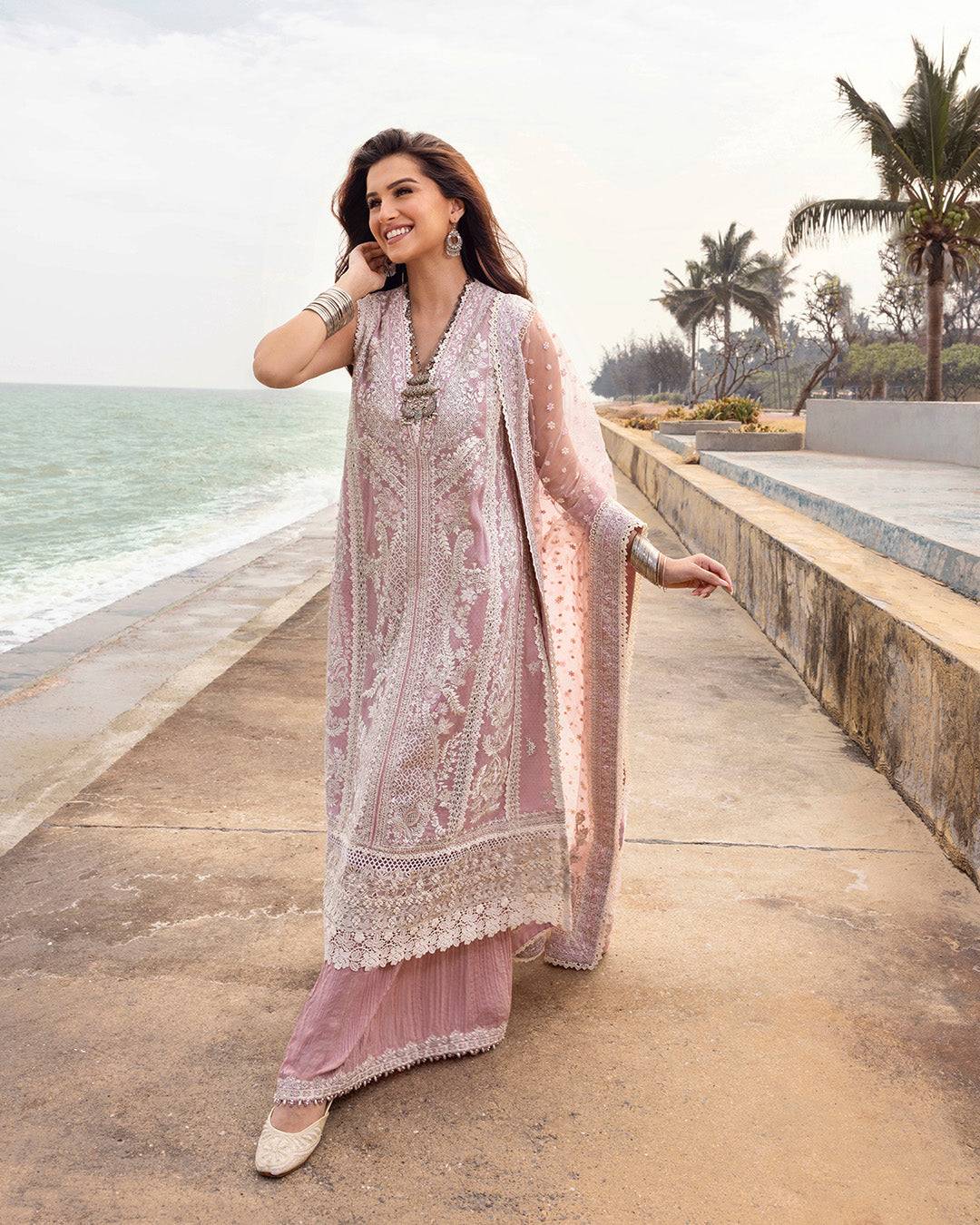 Faiza Saqlain | Zinnia Lawn 25 | Amaryllis by Maria Faisal - Registered Vendor of : Faiza Saqlain - type : Ladies Clothes - 100% original wedding dresses