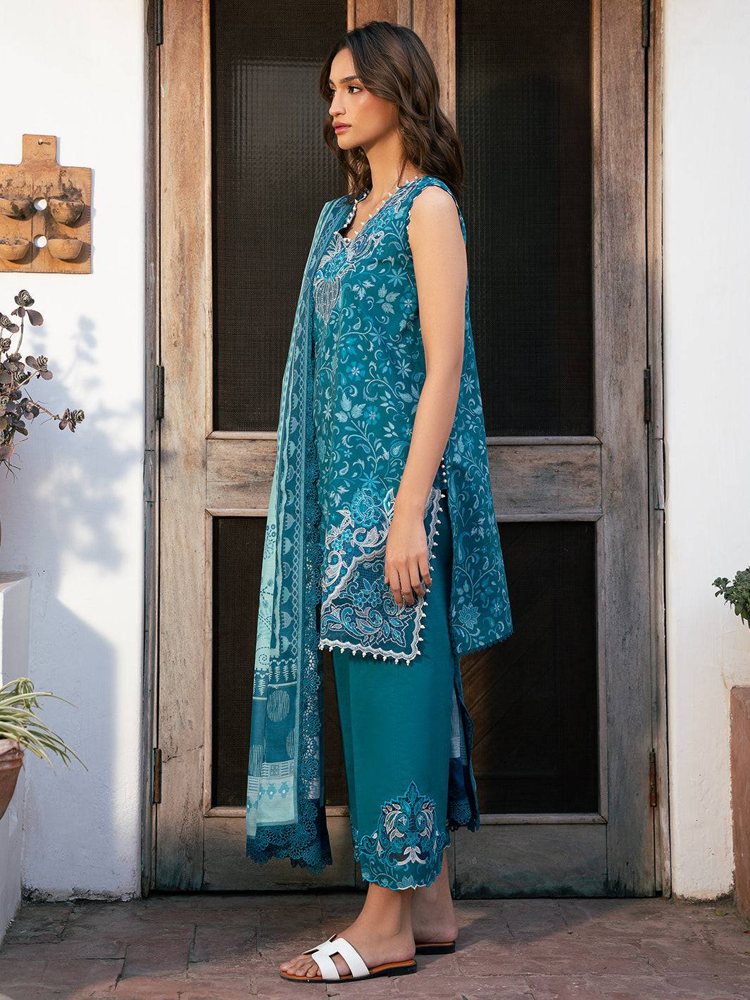 Bin Ilyas | Hazel Printed Lawn 25 | 2073 - B by Maria Faisal - Registered Vendor of : Bin Ilyas - type : Ladies Clothes - 100% original wedding dresses
