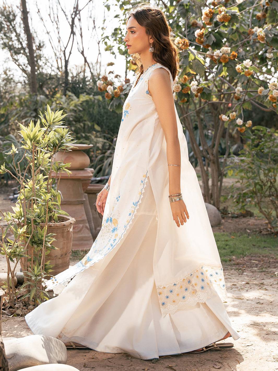 Bin Ilyas | Hazel Printed Lawn 25 | 2078 - B by Maria Faisal - Registered Vendor of : Bin Ilyas - type : Ladies Clothes - 100% original wedding dresses
