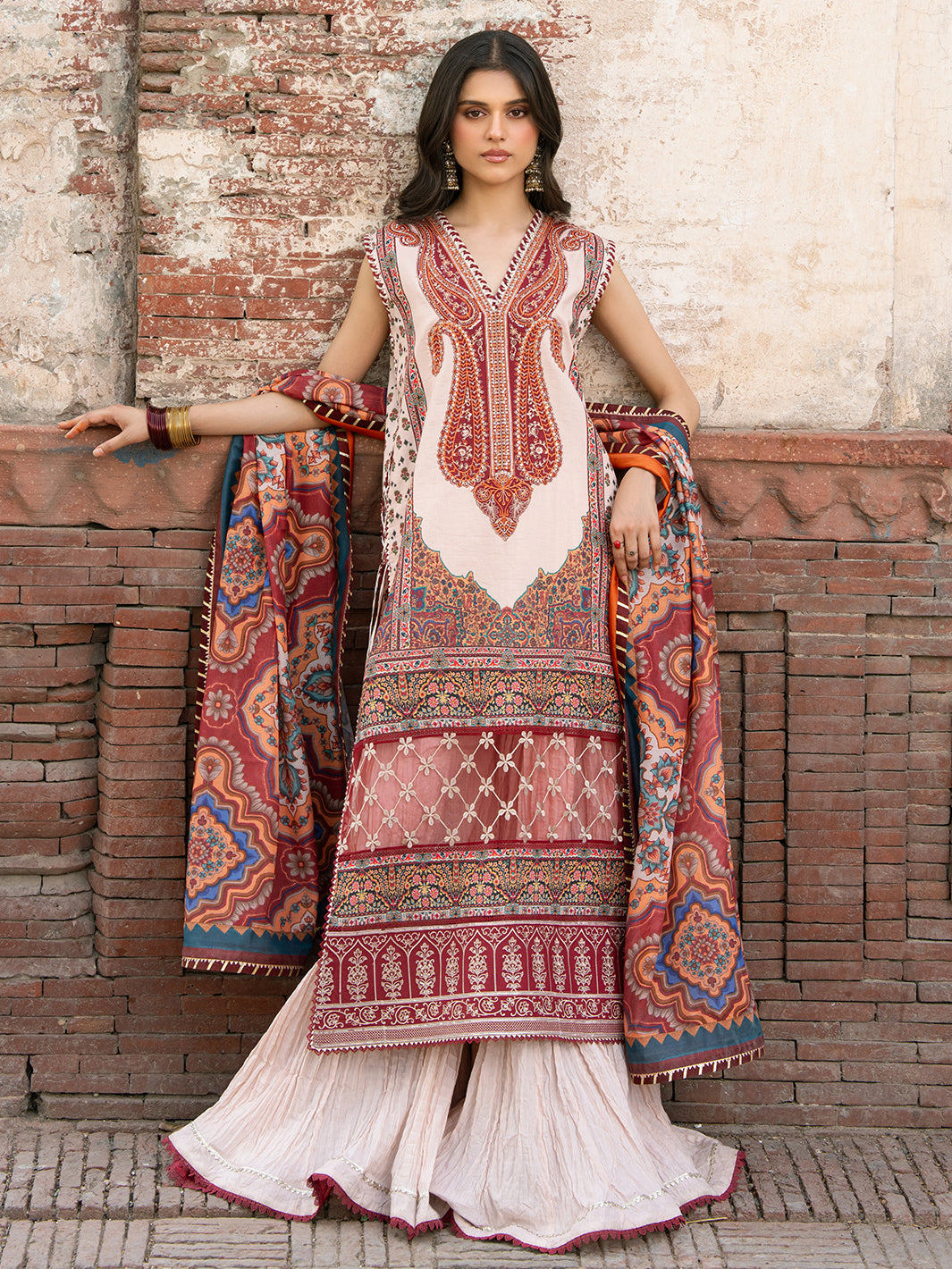 Bin Ilyas | Naqsh Naaz Luxury Lawn 25 | 2083 - A by Maria Faisal - Registered Vendor of : Bin Ilyas - type : Ladies Clothes - 100% original wedding dresses